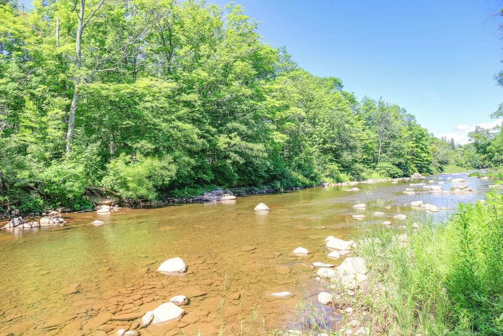 Hunter Home w/ Fire Pit & Yard: On Main Street!
