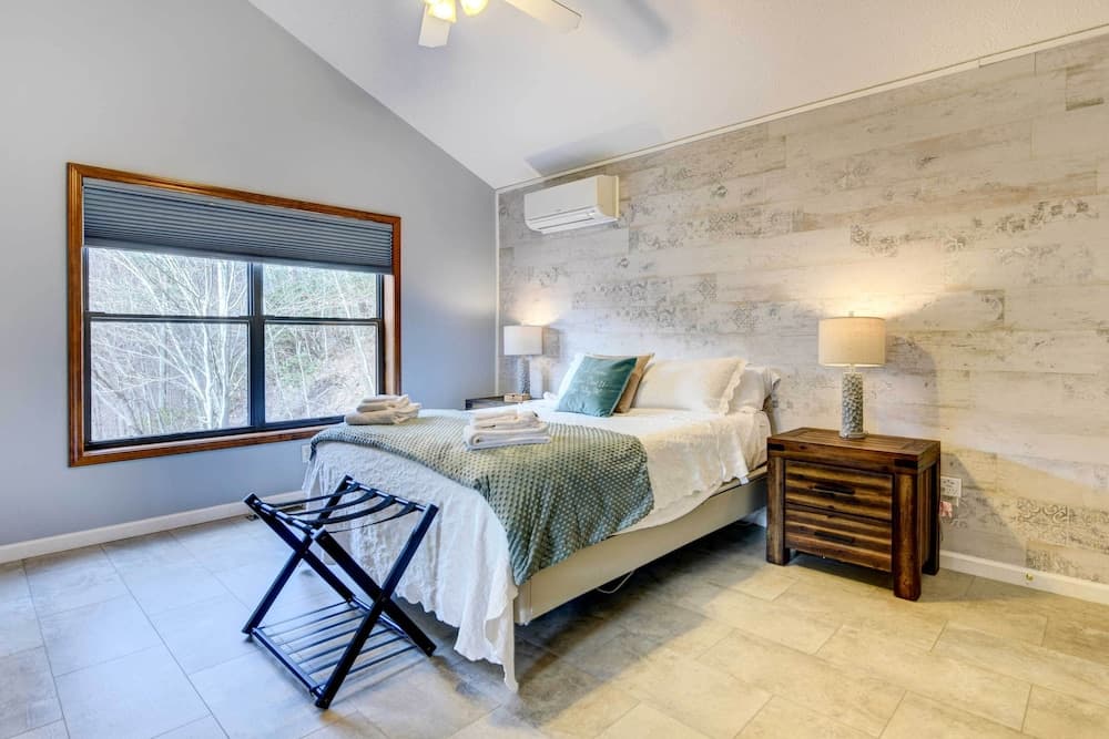 Stunning Maggie Valley Getaway w/ Decks, Fire Pit!