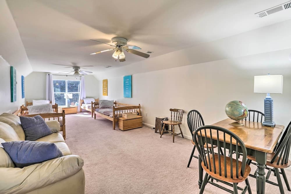 Waterfront Lake Martin Home w/ Private Dock & View