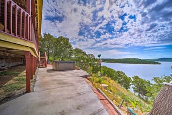 Waterfront Lake Eufaula Home w/ Deck + Views!