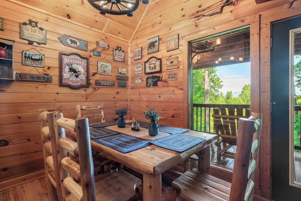 'bear Mountain Chalet' in Sevierville w/ Hot Tub