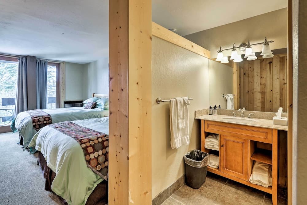 Condo at Northstar Village - Base of Ski Resort!