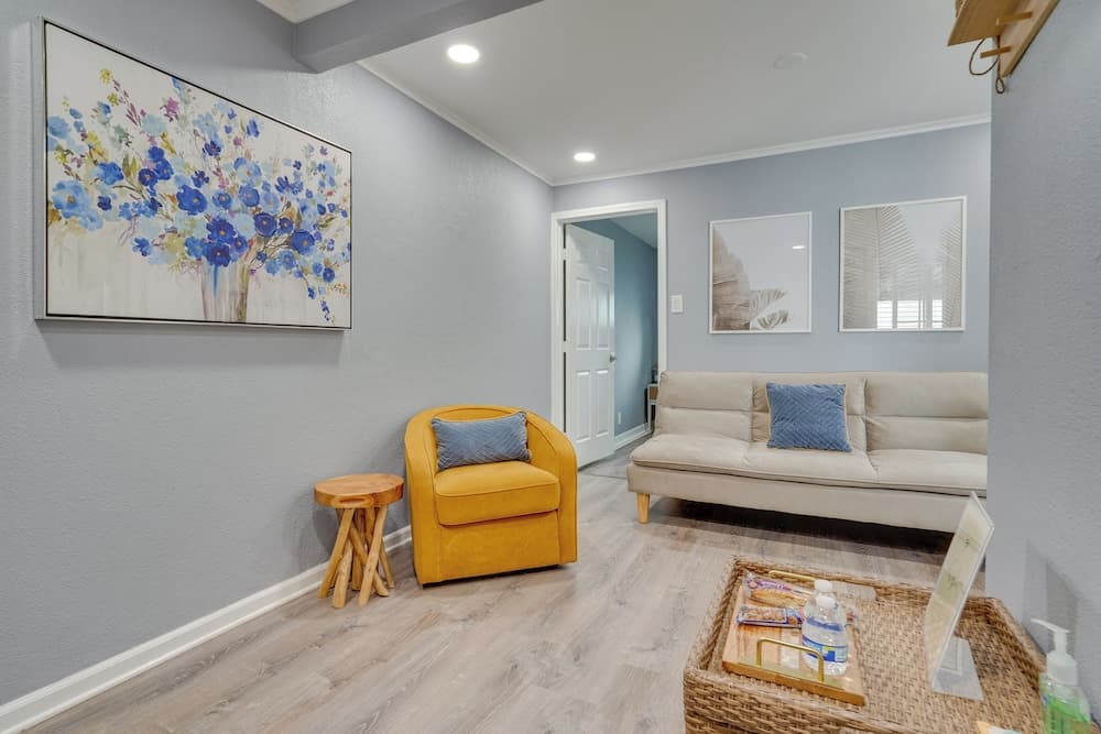 Cozy Bay Area Vacation Rental With Patio