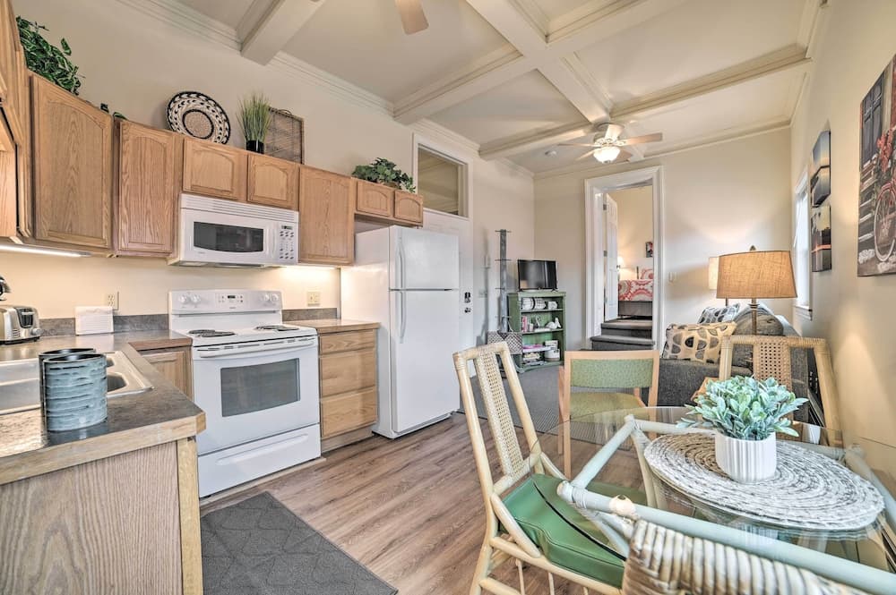 Downtown Loft Apartment, Steps to Riverfront!