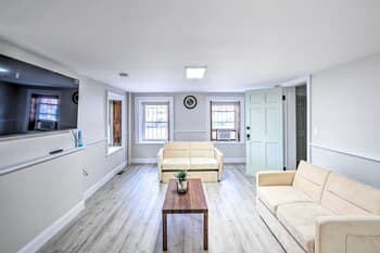 Downtown Albany Home 1/2 Mi to State Capitol!