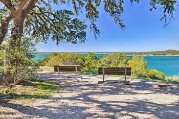 Flirty Flamingo' Studio: 1 Mi to Canyon Lake