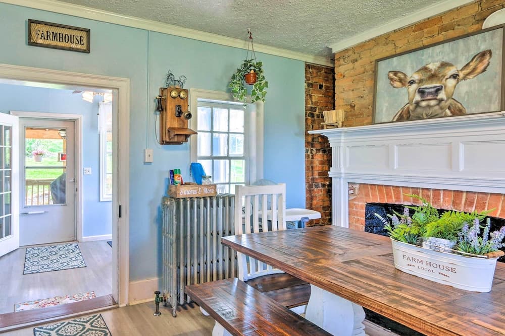 Historic 'hammond House' w/ Wine Country View!