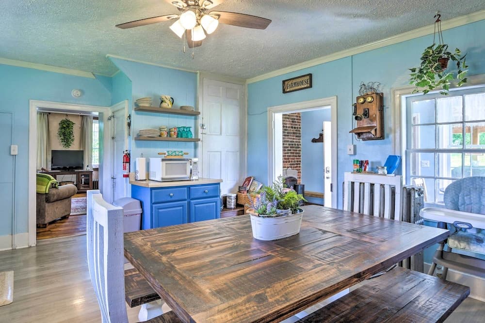 Historic 'hammond House' w/ Wine Country View!