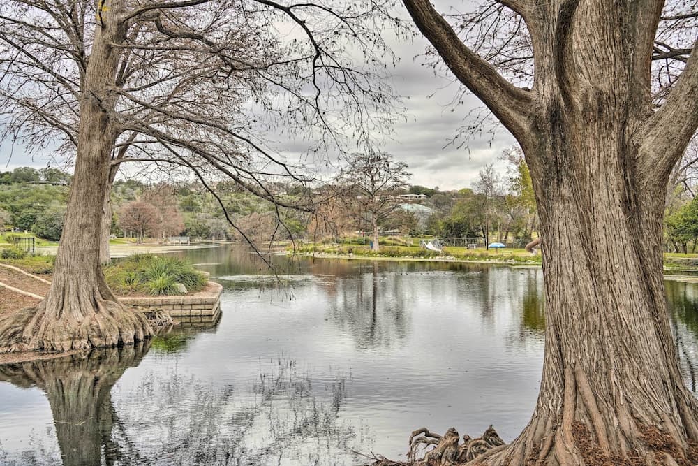 Graham Haus' River Condo: Walk to Schlitterbahn!