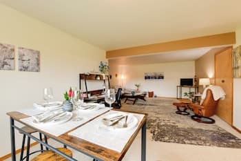 Juneau Apartment - Walk to Hiking & Breweries