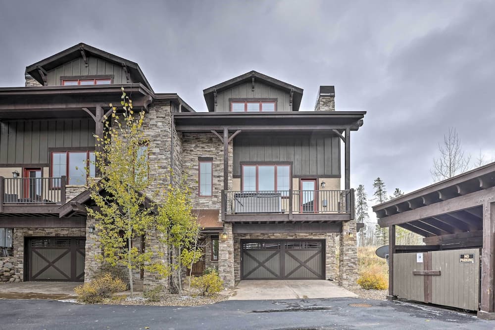 Luxurious Fraser Townhome w/ Private Hot Tub!