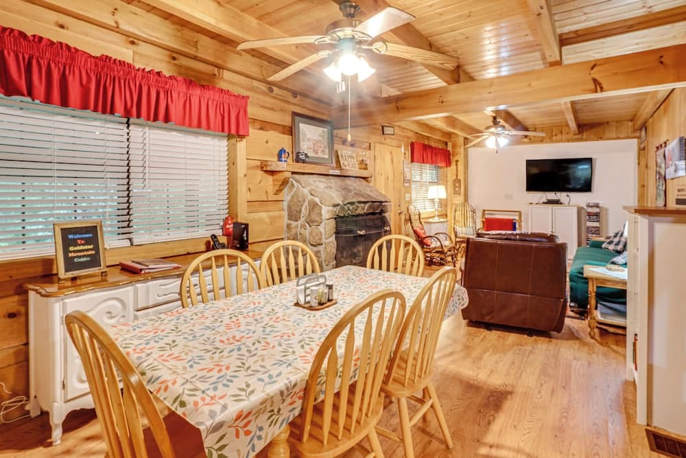Cozy Tellico Plains Cabin w/ Large Mountain Creek!