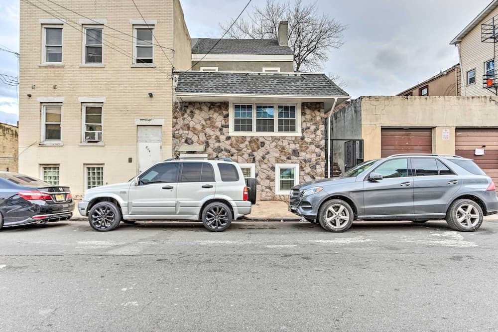 Quaint New Jersey Getaway - Walk to Parks!