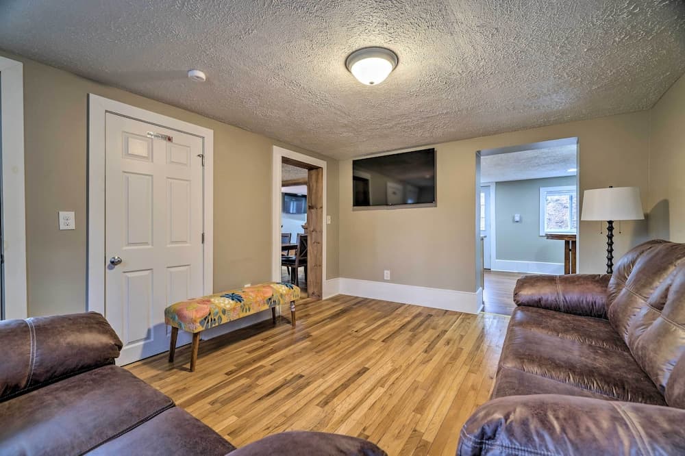 Scotrun Home Centrally Located to Area Resorts