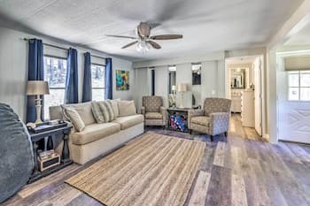 Quiet Cloudcroft Cabin w/ Porch + Gas Grill!