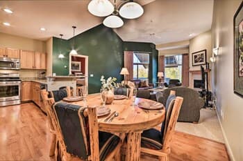 Ski-in/ski-out! Cozy Bellaire Resort Retreat!