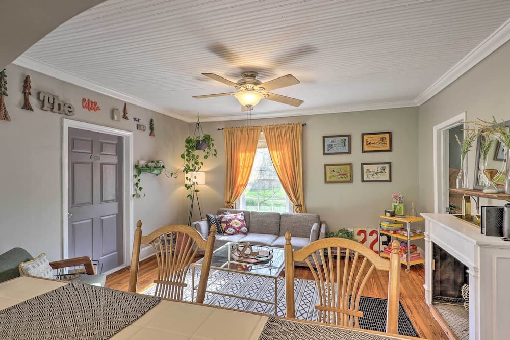 Stylish Woodfin Home w/ Backyard & Fire Pit