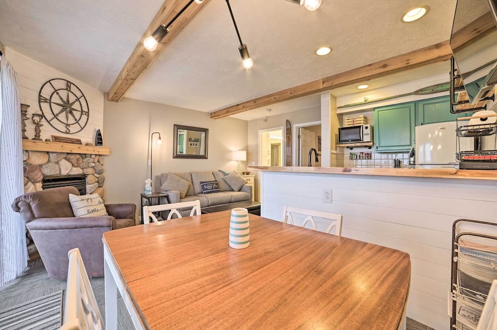 Updated Onekama Resort Condo on Portage Lake!