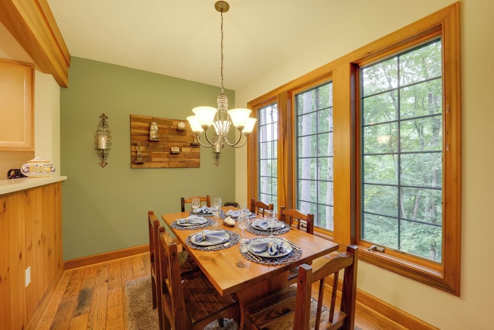 Hike On-site! Home 8 Mi to Wolf Ridge Ski Resort