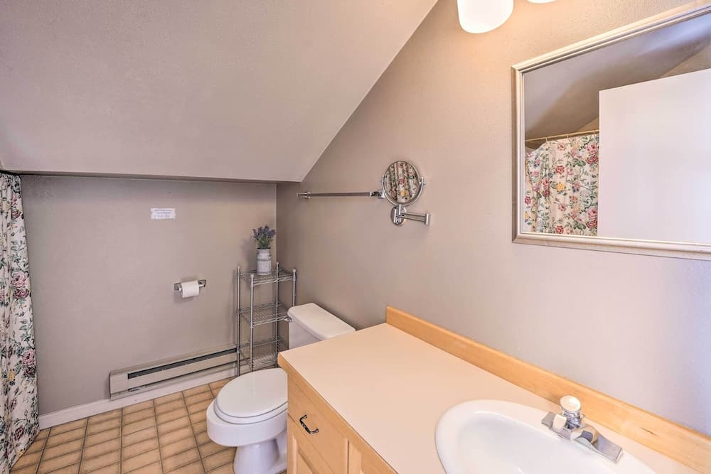 Hot Tub & Snake River Views at Twin Falls Home