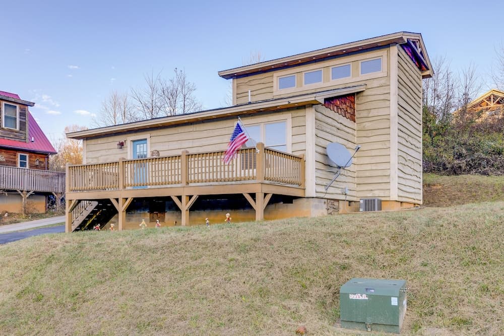 Waynesville Cabin Rental w/ Mountain Views