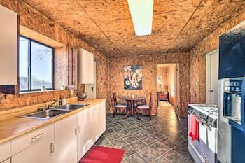 1 Mi to Belton Lake: Peaceful Temple Escape!