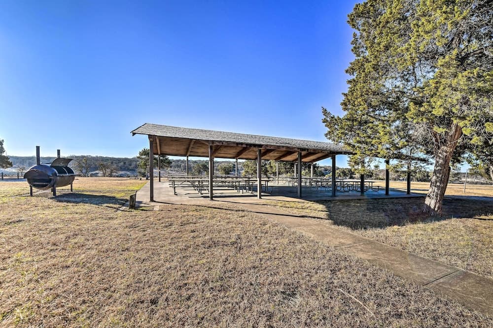 1 Mi to Belton Lake: Peaceful Temple Escape!