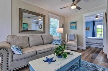 Waveland 'baycation House' - Close to Beaches