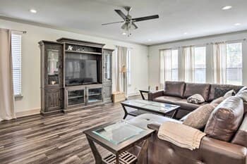 Bright Dallas Home w/ Private Yard & Grill!