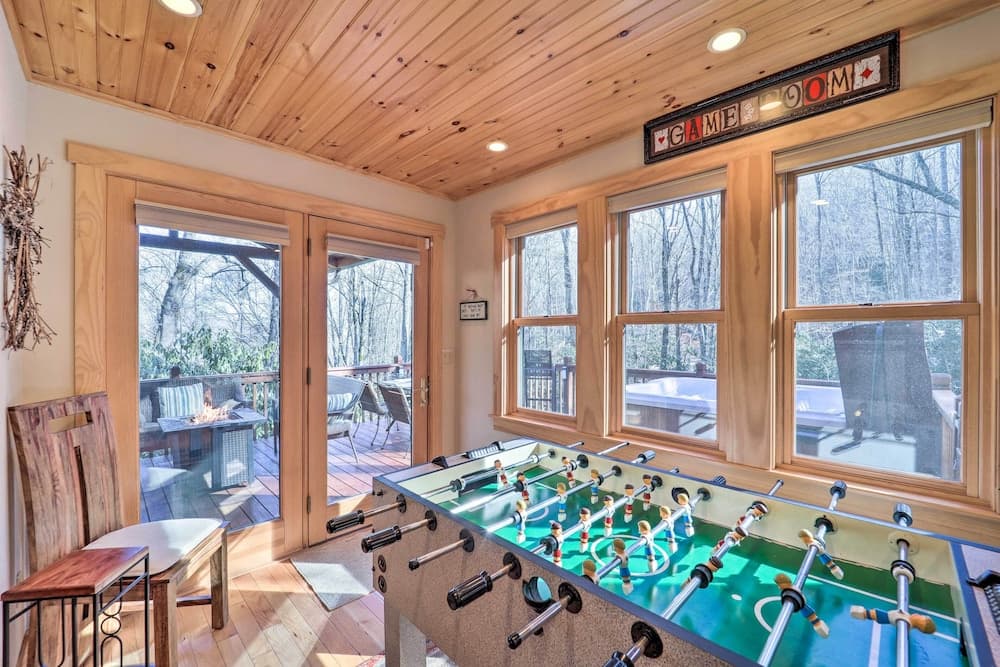 4 Mi to Sugar Mtn: 'rocky Creek Cabin' w/ Hot Tub