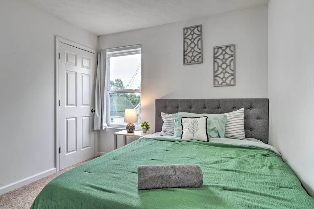 Charming Indianapolis Home ~ 4 Mi to Dtwn!