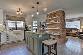 Renovated Mountain Home, 5 Mins to Downtown Boone!