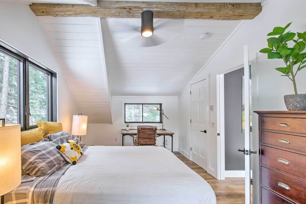 Modern Riverfront Home: 6 Mi to Big Sky Town!