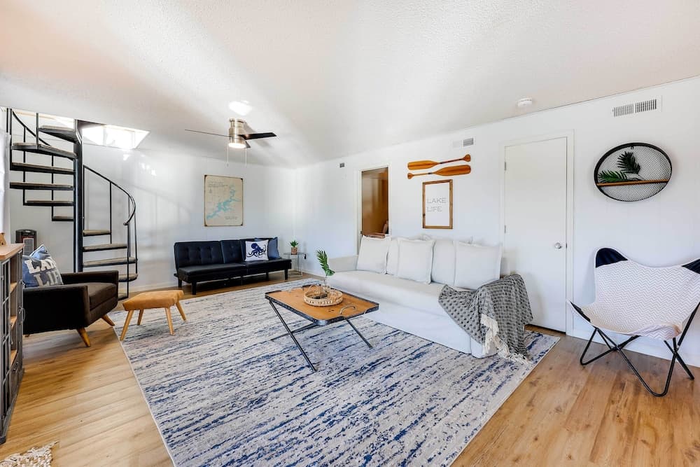 Deck, Fire Pit & Grill: Lakefront Oklahoma Abode