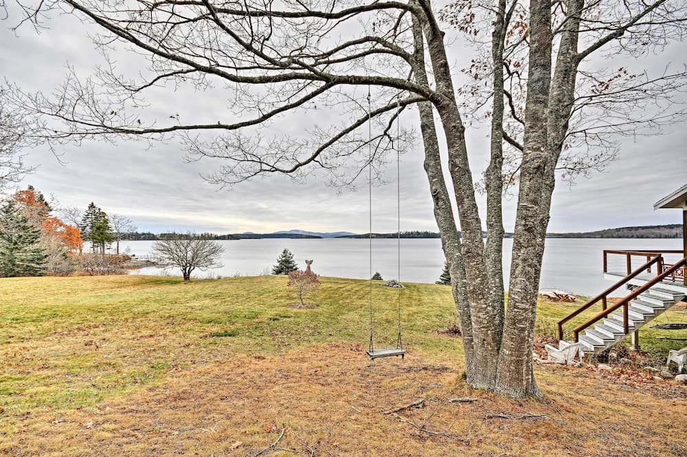 Oceanfront Sullivan Cottage on 6 Acres w/ Kayak!