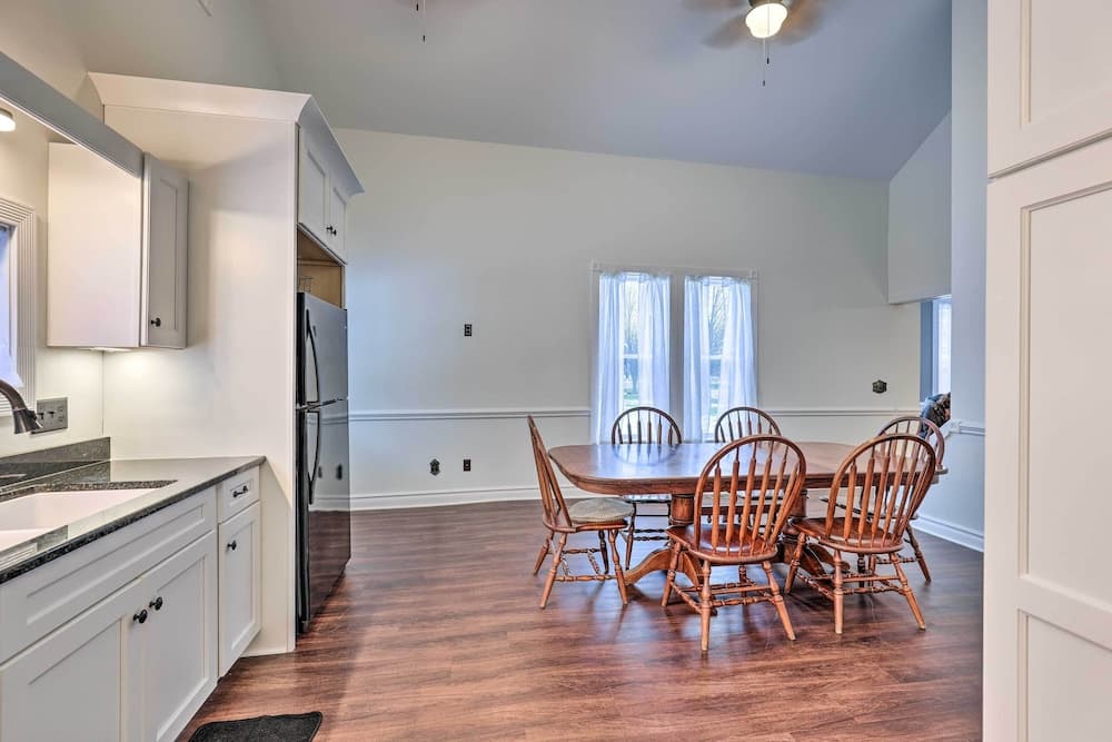 Walkable Sodus Point Retreat < 1 Mi to Lake