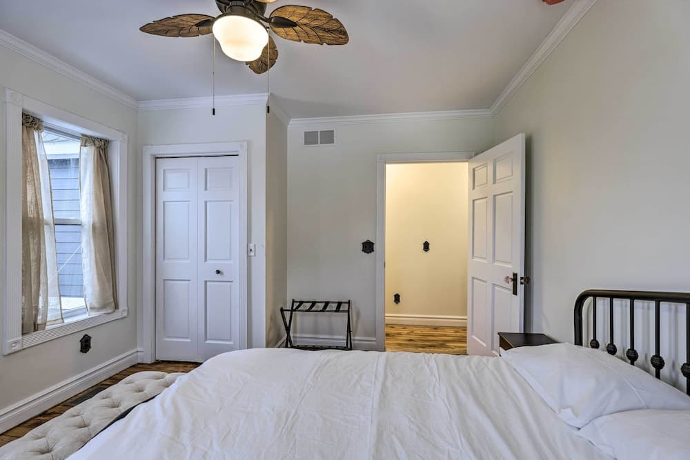 Walkable Sodus Point Retreat < 1 Mi to Lake