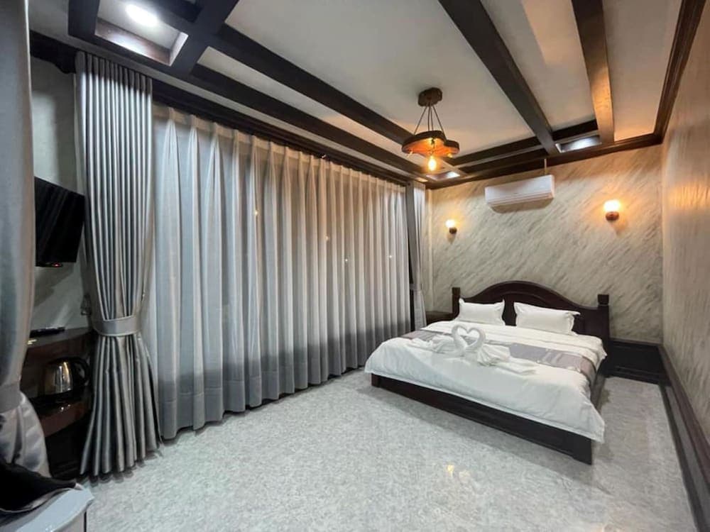 Xaymone Riverside Resort and Restaurant