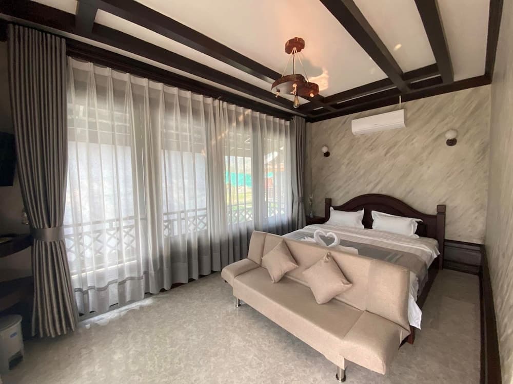 Xaymone Riverside Resort and Restaurant