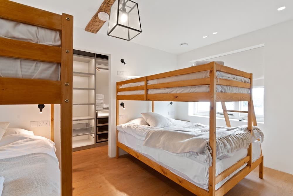 The Manor at Minstrel Court