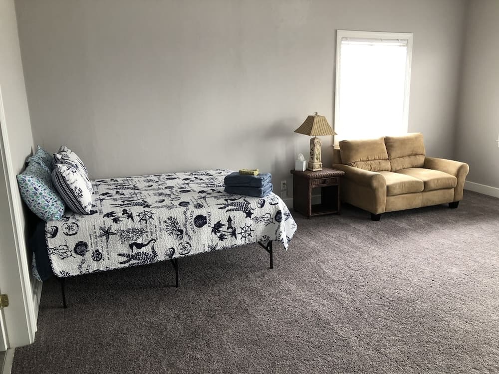 Mariners Cove 4 Bedroom Cottage by RedAwning