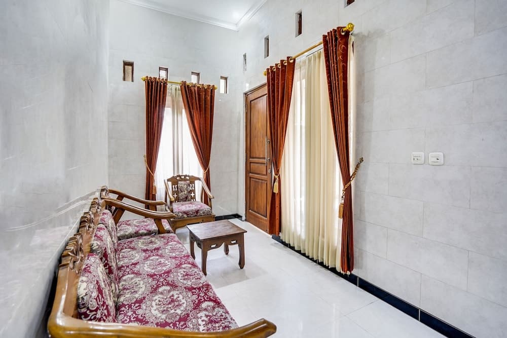 OYO Life 91893 Kost Jeje Syariah