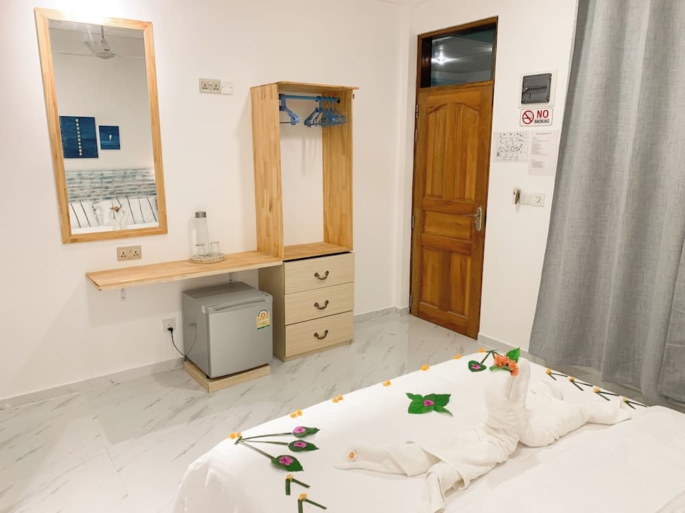 FINS DIVE AND LEISURE HOTEL