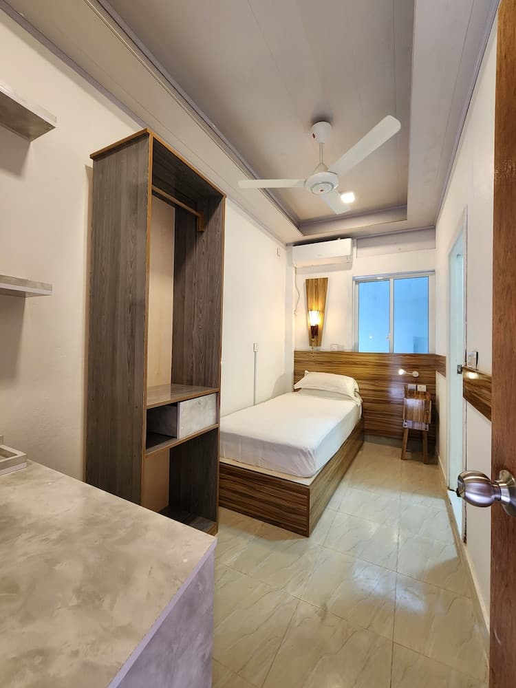 Batuta Maldives Fourson