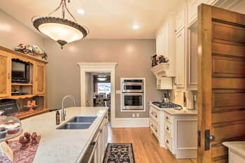 Sturgeon Bay Home, Walk to Shops and Waterfront!