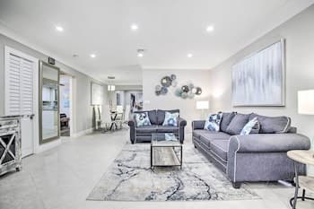 Sleek Fort Lauderdale Escape ~ 2 Mi to Beach