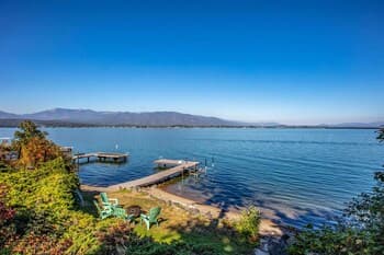 Sagle Lakefront Escape: Private Beach Access!