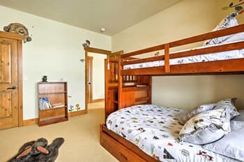 Family Home on Golf Course - Mins to Granby Ranch!