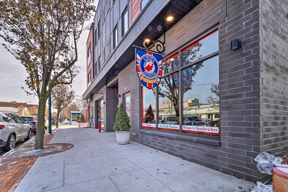 Downtown Traverse City Condo: 32 Mi to Ski Slopes!