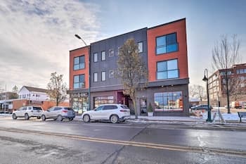 Downtown Traverse City Condo < 1/2 Mi to Beach!